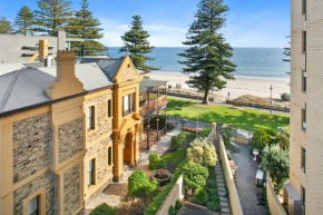 Glenelg Ocean View Apartment